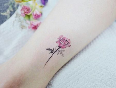 Small Rose Tattoos: 30+ Beautiful Tiny Rose Tattoo Ideas