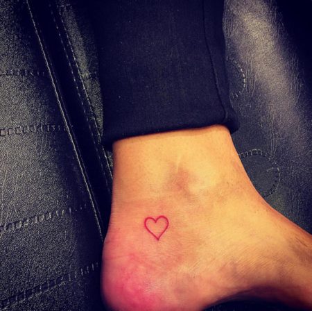 Heart Tattoo on Ankle: discover the most beautiful heart tattoo ideas!