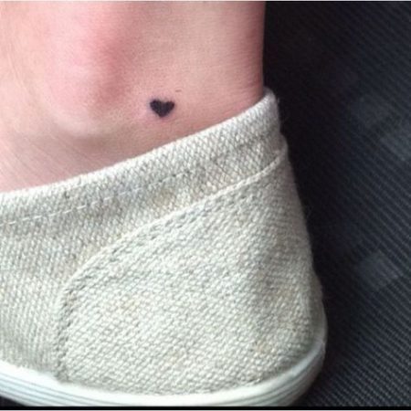 Heart Tattoo on Ankle: discover the most beautiful heart tattoo ideas!