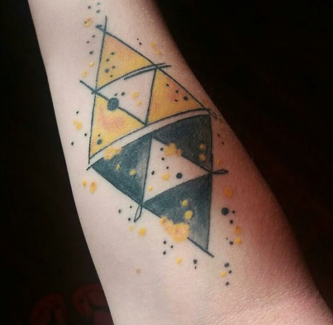 Black and gold triforce