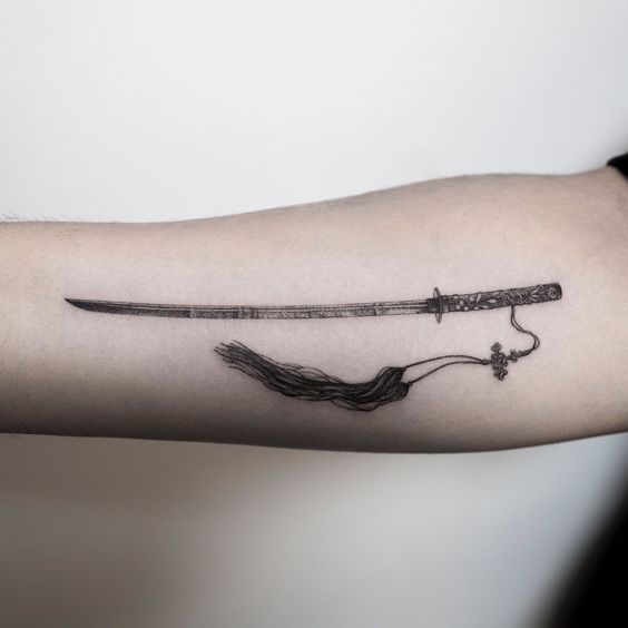 Berenjena Consentimiento Anémona de mar Sword tattoos: 43 Best Sword Tattoo Ideas That Will Surely Draw Attention