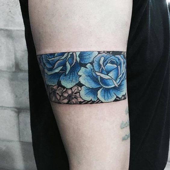 Blue roses armband tattoo