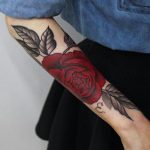 Traditional Rose Tattoo: 40 Ideas for Classic Tattoos and Flowers Lovers