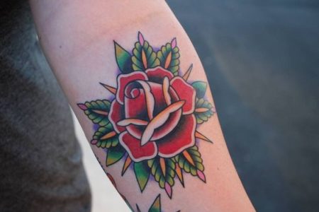 Traditional Rose Tattoo: 40 Ideas for Classic Tattoos and Flowers Lovers