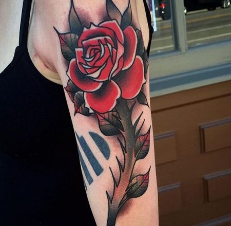 Traditional Rose Tattoo: 40 Ideas for Classic Tattoos and Flowers Lovers