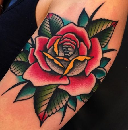 Traditional Rose Tattoo: 40 Ideas for Classic Tattoos and Flowers Lovers