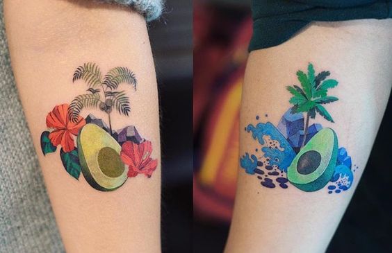 Colorful matching pieces on the arms