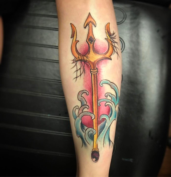 Oldschool trident and waves tattoo