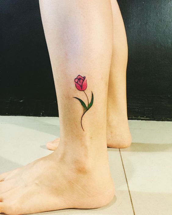 Pink tulip on the left calf