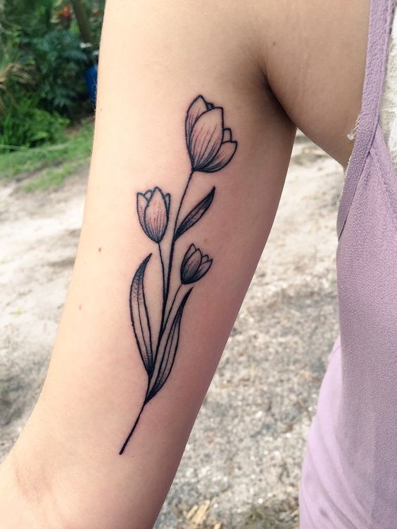 Triple tulip on the right inner arm