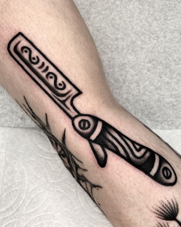 Black and white straight razor tattooed by @sunhan.tattoo